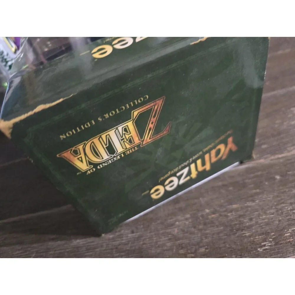 New The Legend of Zelda Yahtzee Collector's Edition Nintendo USAopoly